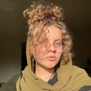 Meet your Posher, Annie